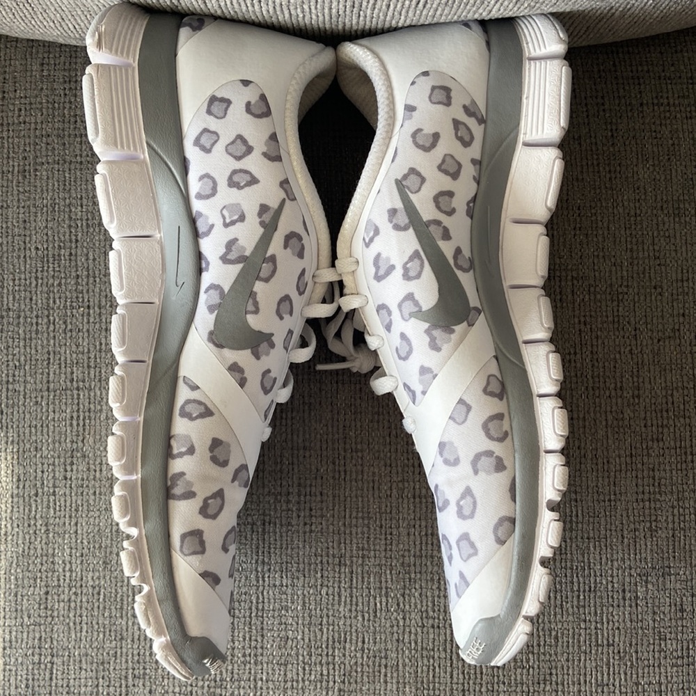 Nike Free 5.0 animal cheetah print size 11.5 women’s sneaker - Picture 5 of 10